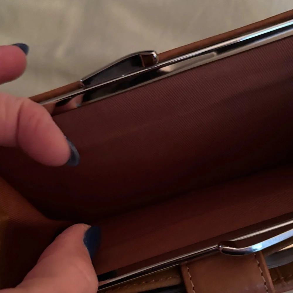 Fossil Brown Leather Clutch Wallet - Picture 3 of 6